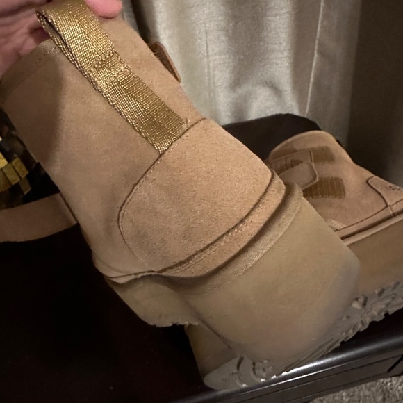 Uggs NEUMELPlatform Boots Tan sz 9 guc in box - Picture 8 of 16